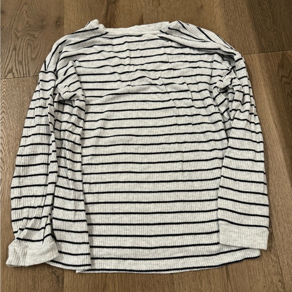 Velvet v-neck long sleeve - Picture 2 of 6